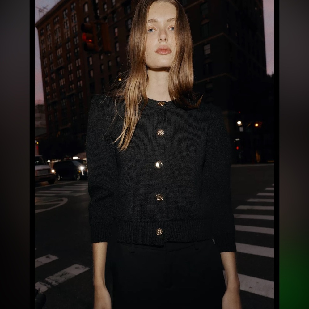 Zara limited edition minimalist cardigan with marked shoulder & gold button - Picture 4 of 12